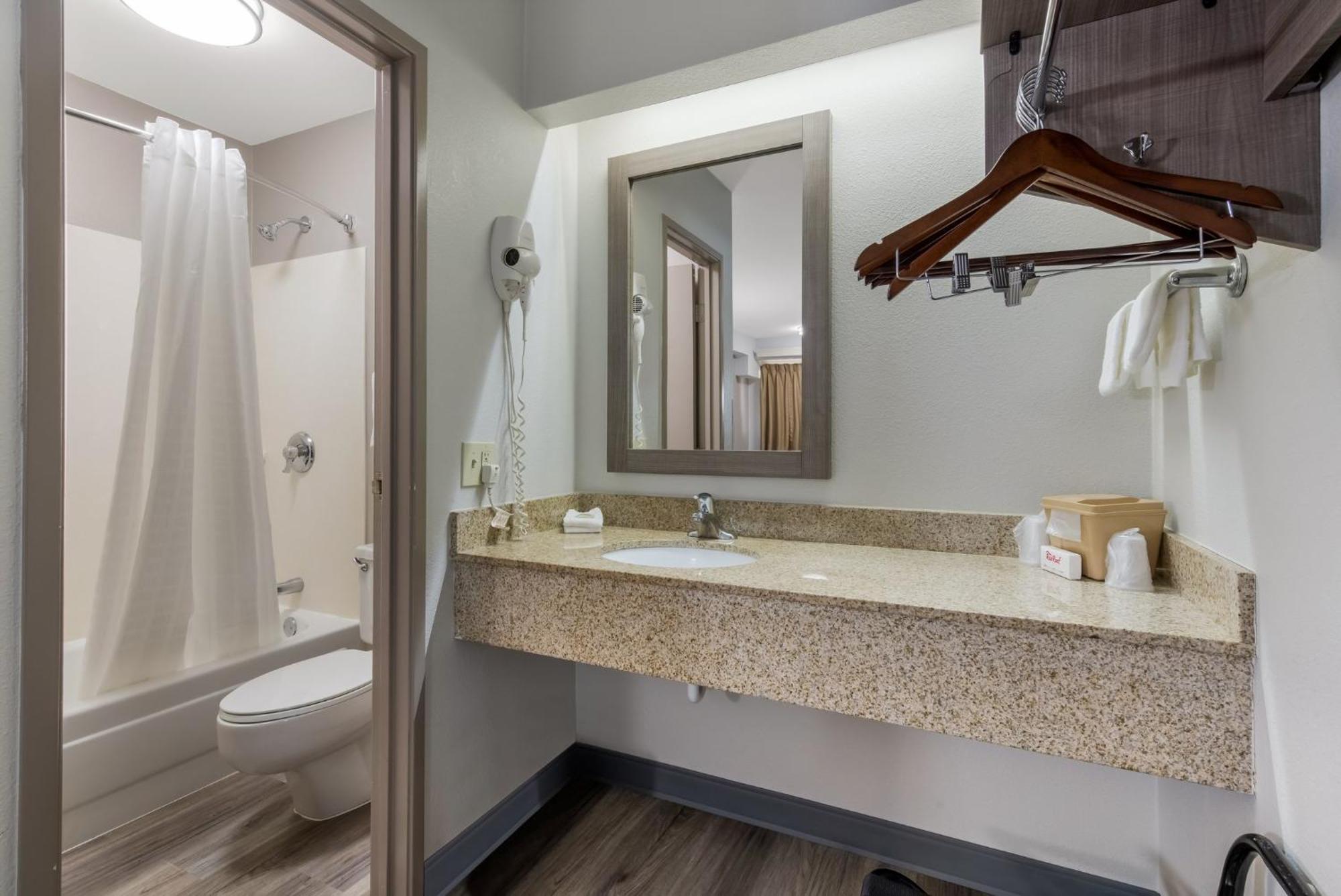 Red Roof Inn Hickory Εξωτερικό φωτογραφία