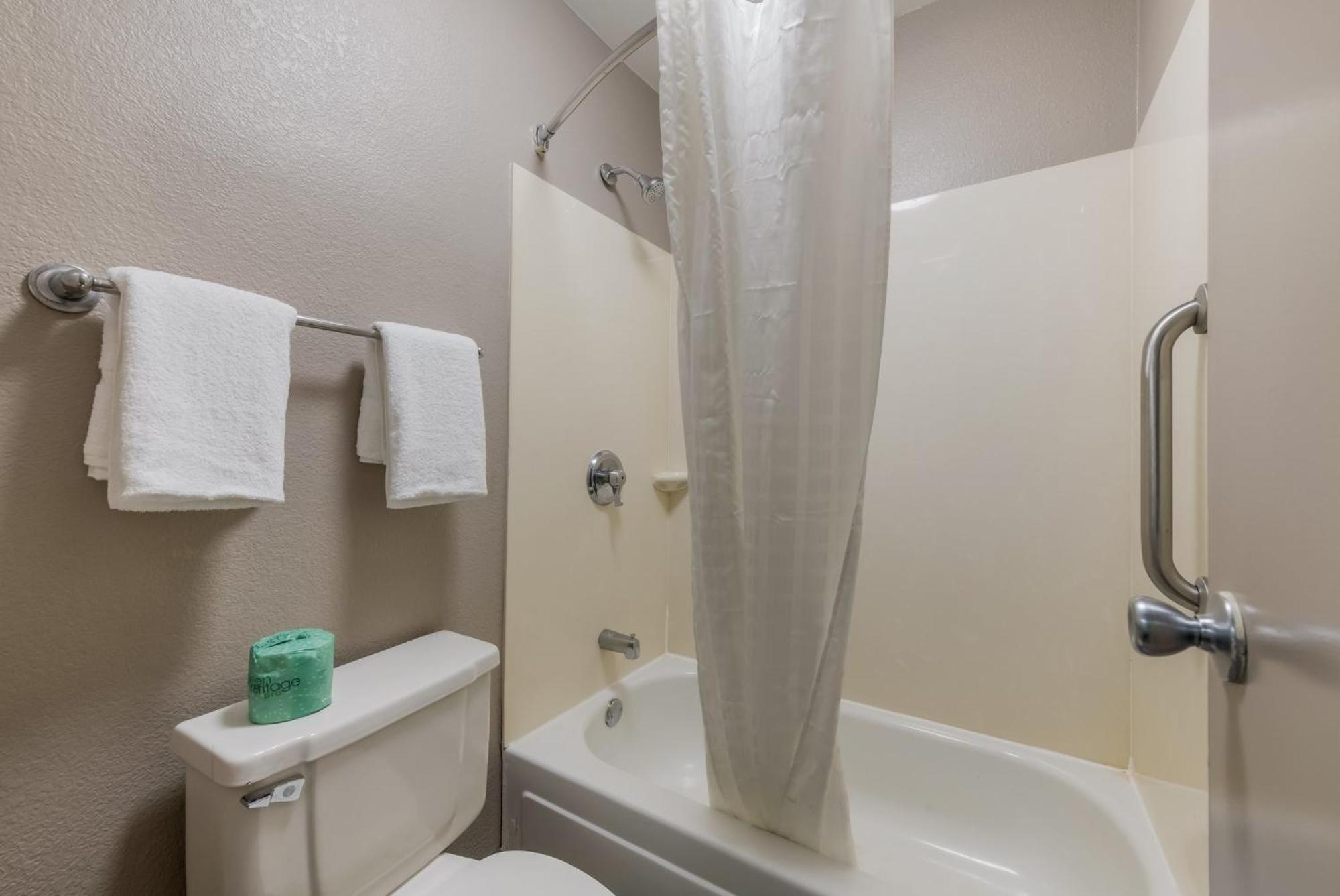 Red Roof Inn Hickory Εξωτερικό φωτογραφία